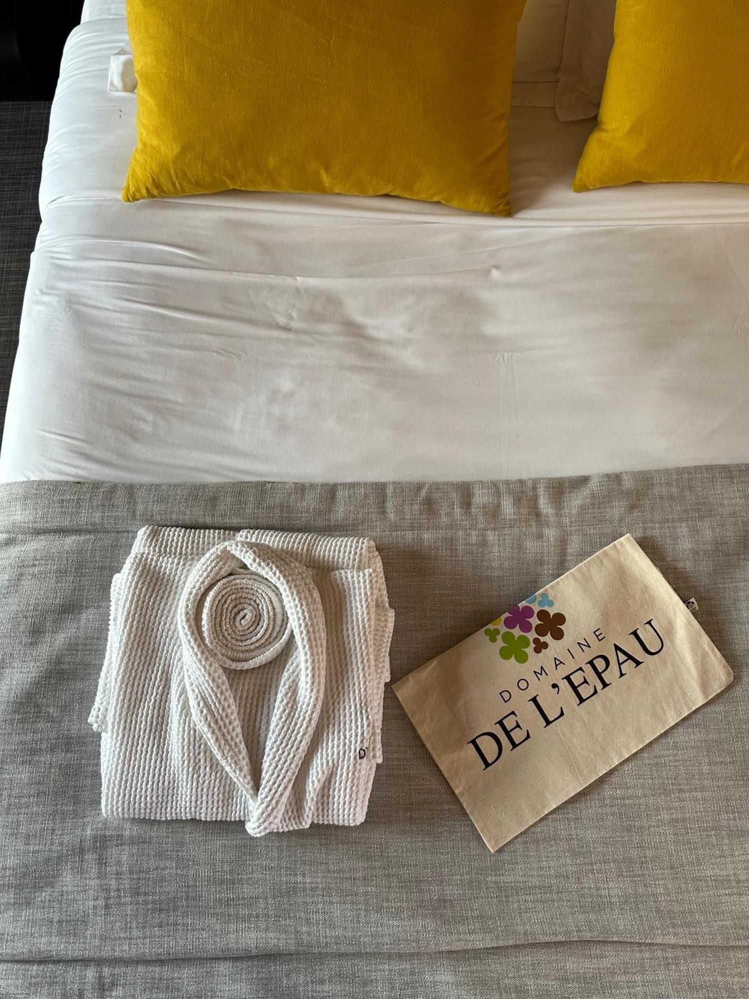 Les Eco-Lodges du Domaine de l'Epau Yvré-lʼÉvêque Extérieur photo